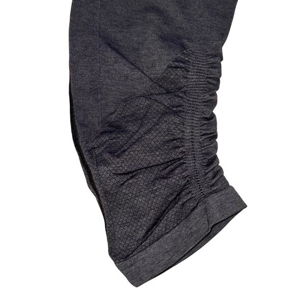 Lululemon Ebb And Flow Crop II Women's Size 8 Deep Coal Gray Seamless Mid Rise - Picture 2 of 4